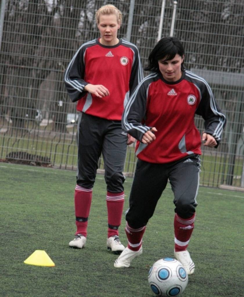 Latvijas sieviešu futbola izlases treniņnometnē piedalīsies arī četras liepājnieces