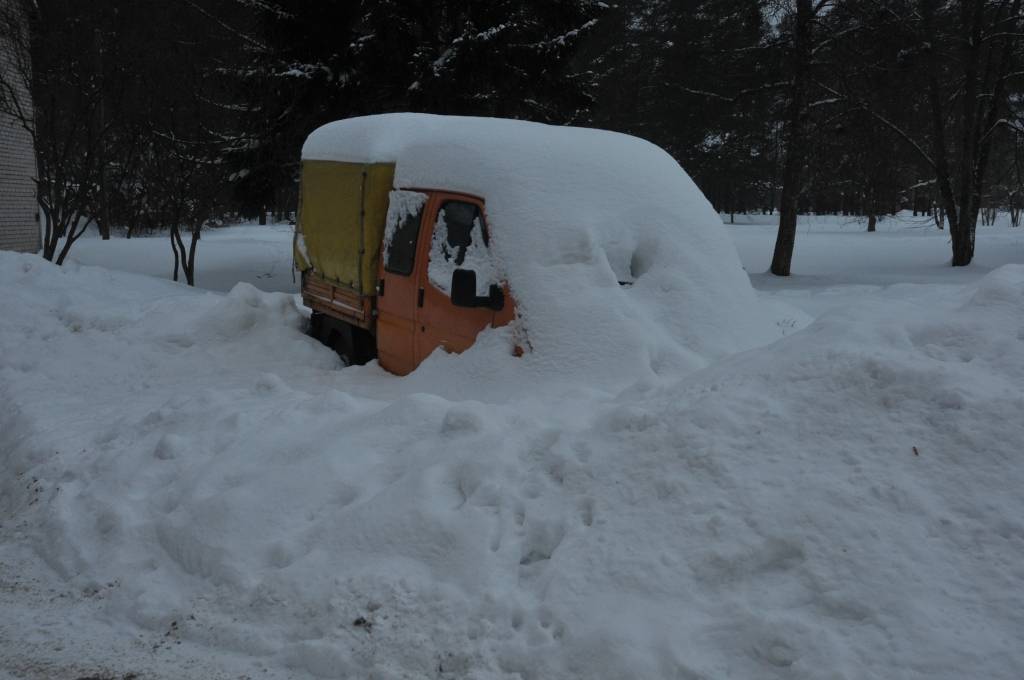 Atgādina, ka par nepareizi novietotiem auto pienākas sods