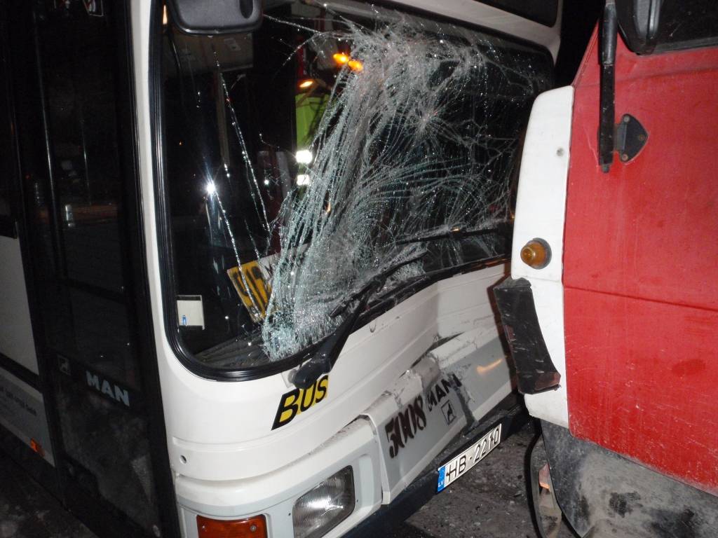 Liepājā nedod ceļu autobusam