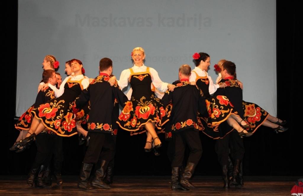 Liepājā notiks Tautas deju festivāls "Aprīļa pilieni 2013"