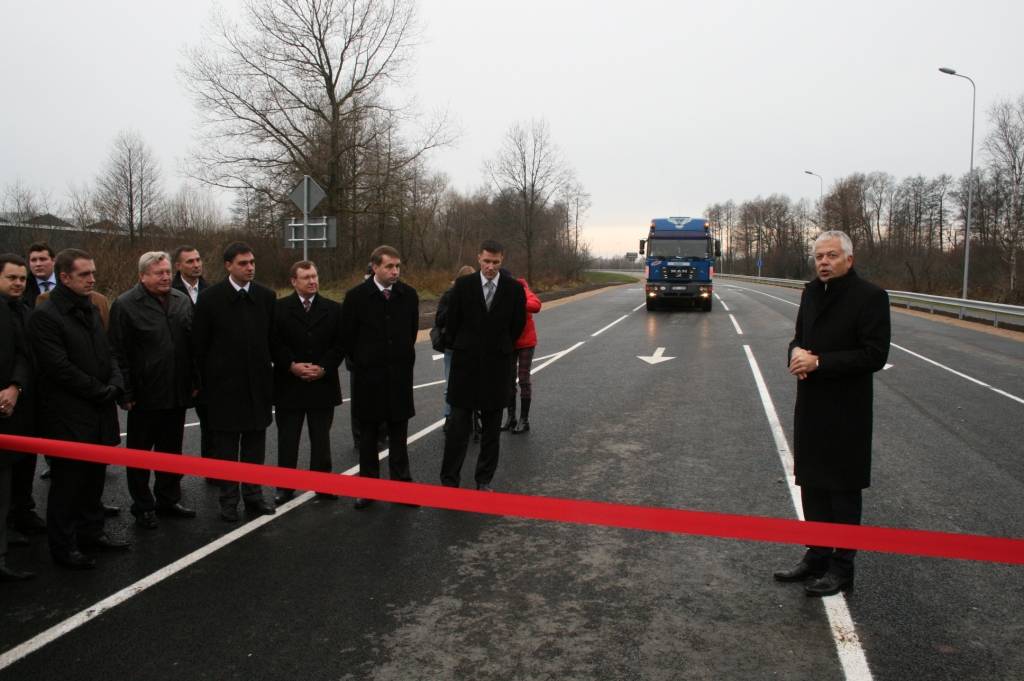 Satiksmei atklāj auto pievedceļu Liepājas ostai 