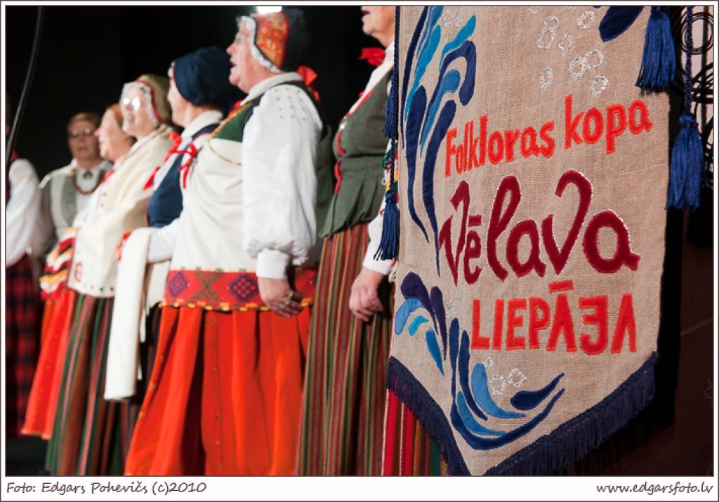 Folkloras kopa "Vēlava" svētdien ielūdz uz jubilejas koncertu