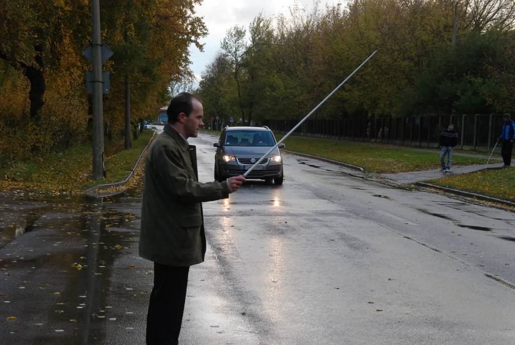 Baltā spieķa dienā pārbauda autovadītāju modrību