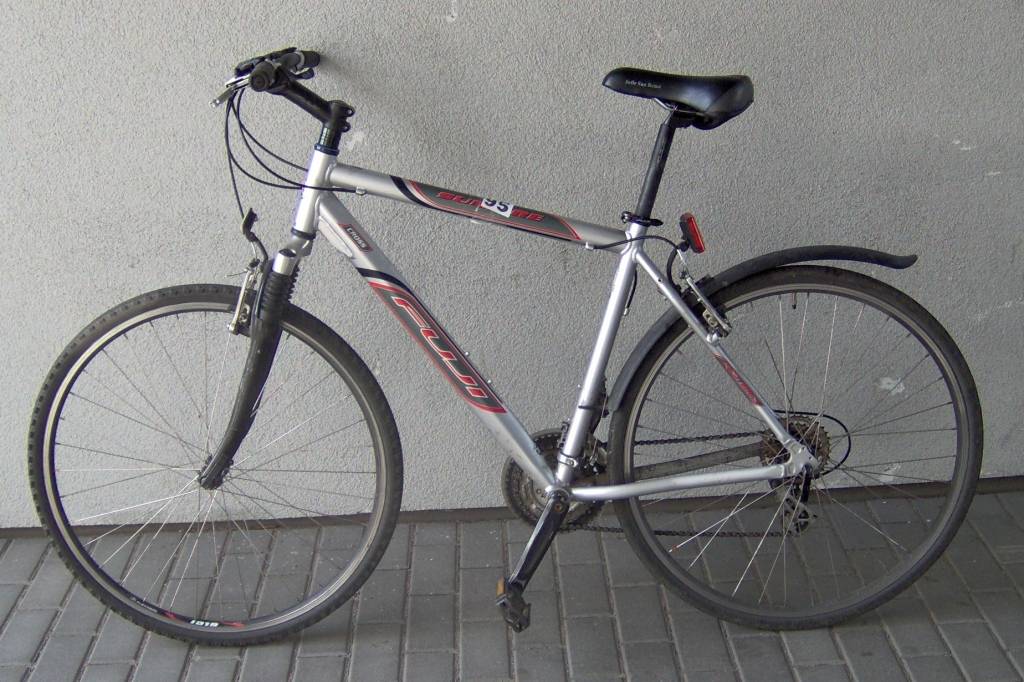FOTO: Aicina atpazīt atsavinātu velosipēdu