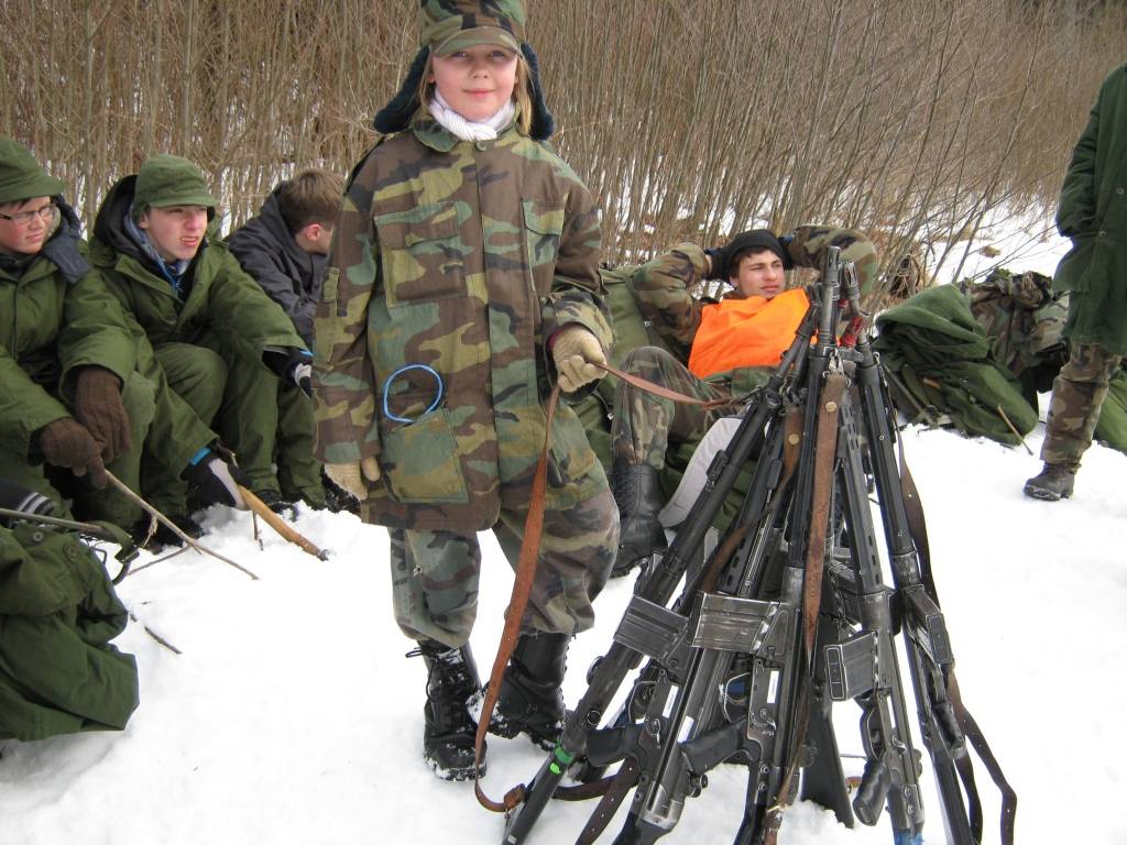 FOTO: Jaunsargu lauku mācības, atceroties pulkvedi Oskaru Kalpaku