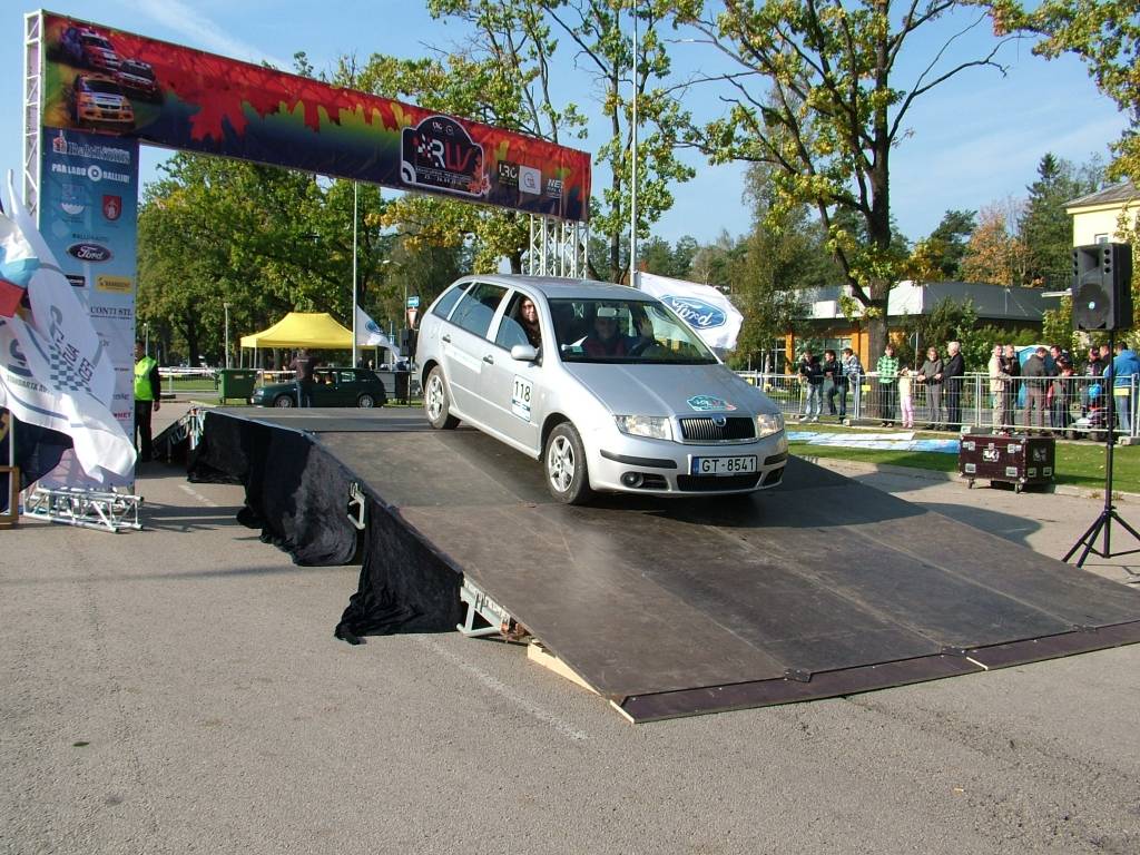  FOTO: "Rekurzeme.lv" izcīna septīto vietu mediju rallijā "Latvija 2010"