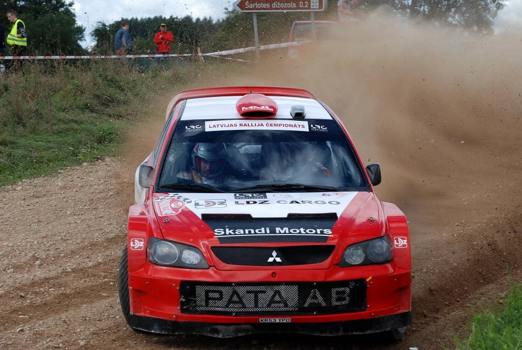 FOTO: Rallija "Kurzeme 2010" uzvar igaunis Georgs Gross, bildes no Vecpils un Krogzemjiem