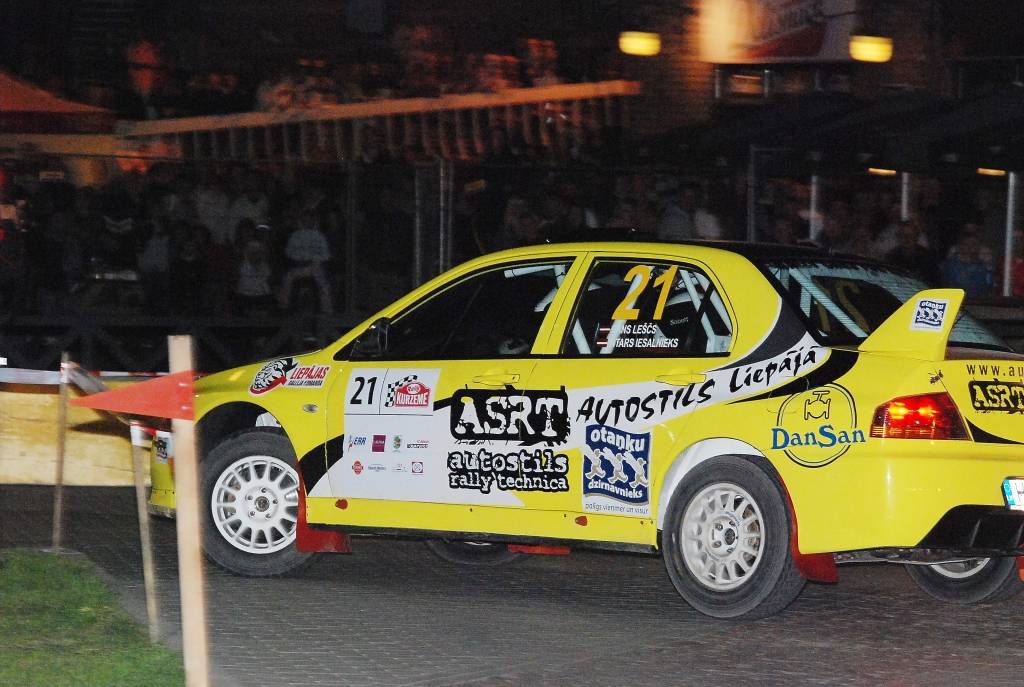 Rallijā "Kurzeme 2010" vadībā Ivara Vasaraudža ekipāža