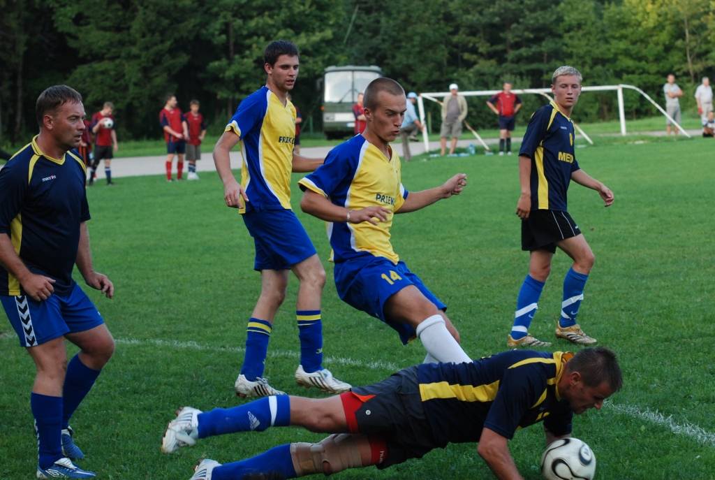 Priekule un Nīca iekļūst Lejaskurzemes novadu čempionāta minifutbolā finālā