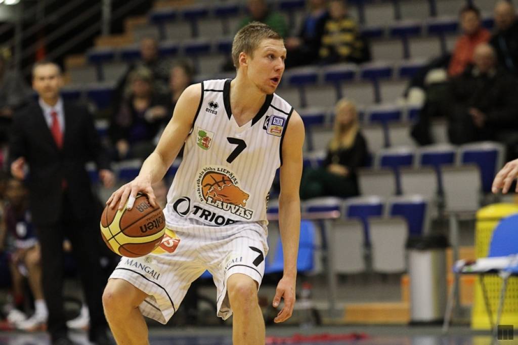 Liepāja"/"Triobet" negaidīti uzvar "Barons kvartāls" komandu un saglabā nelielas izredzes iekļūt LBL izslēgšanas spēlēs