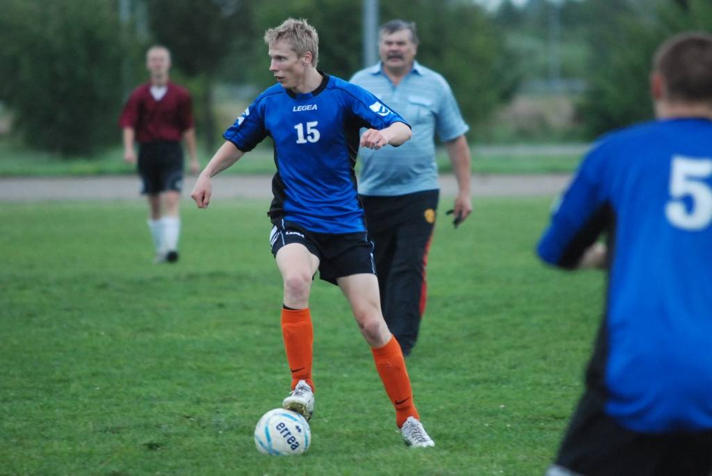 Šovakar savā starpā tiksies Vaiņodes un Kalētu futbolisti, "play-off" pirmā kārta būs Vaiņodē