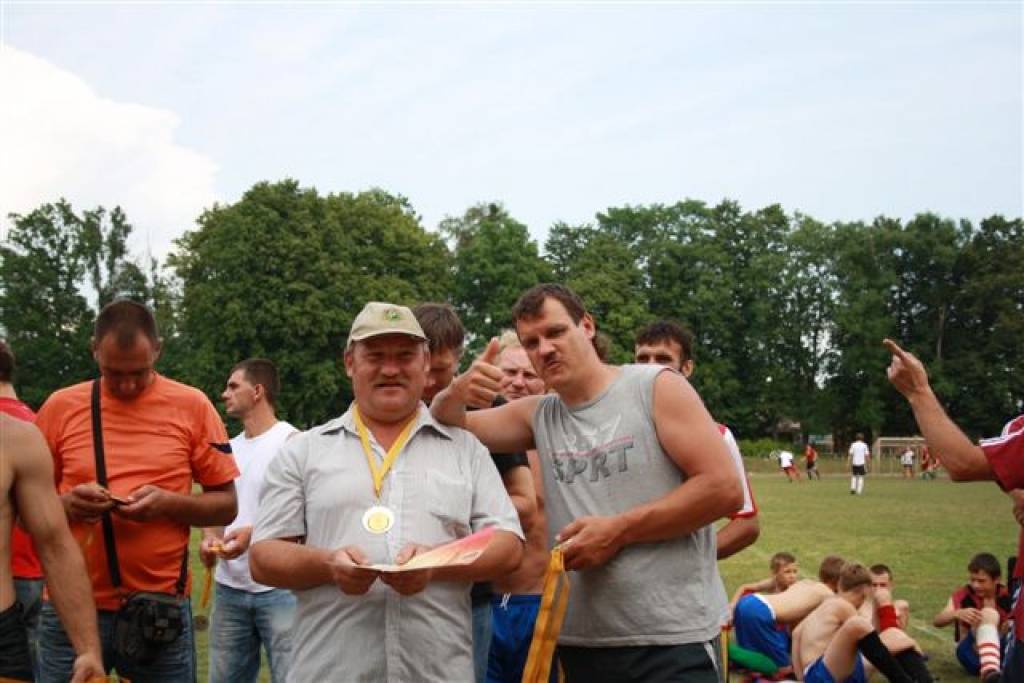 Lejaskurzemes novadu futbolisti kaldina medaļas Lietuvā