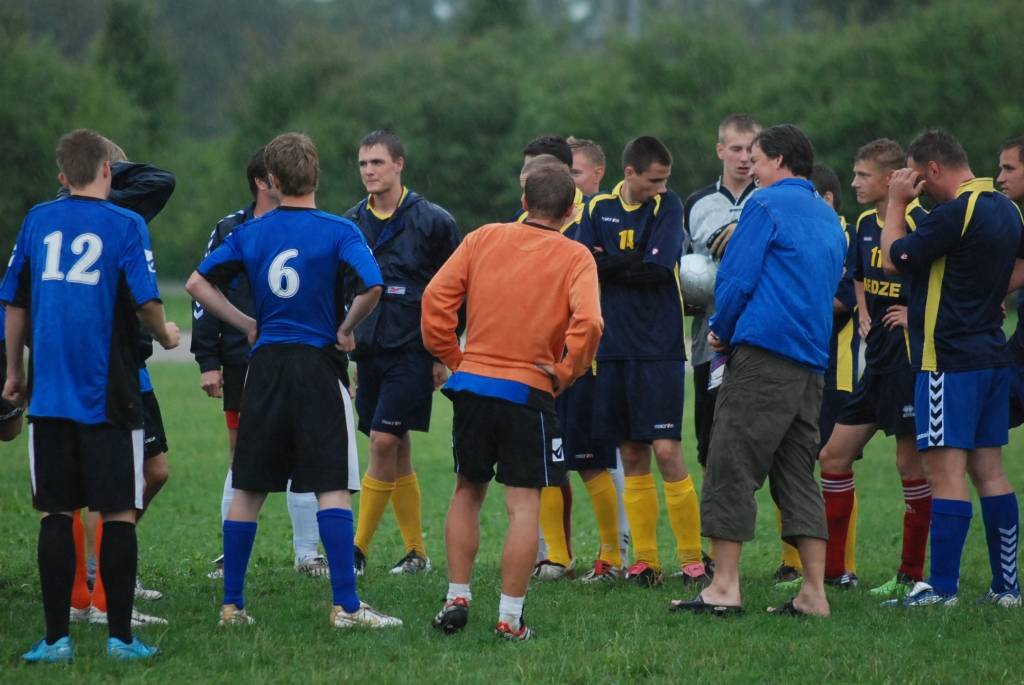 Medzes futbolisti pārņem vadību Lejaskurzemes novadu čempionātā minifutbolā