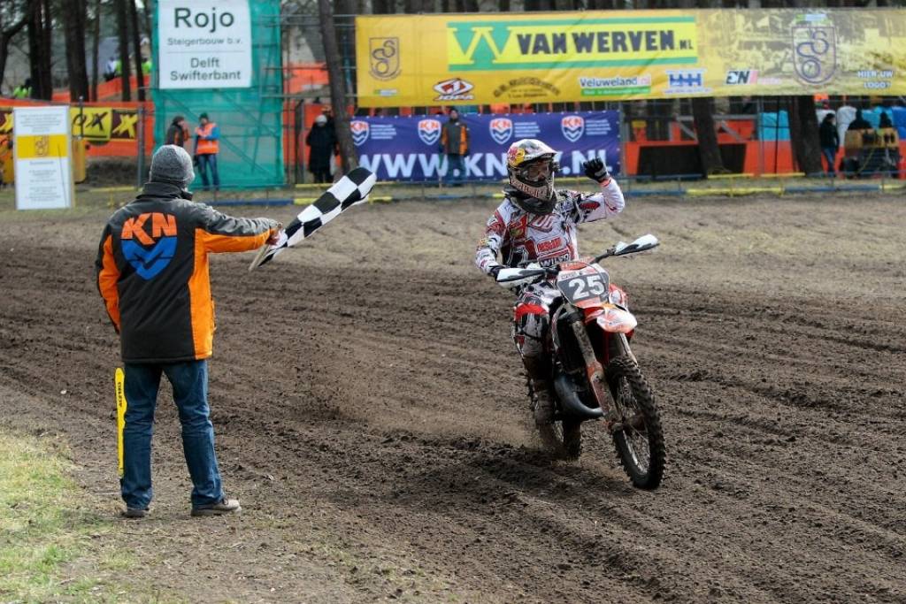 VIDEO: Paulam Jonasam neveiksme otrajā braucienā liedz uzvarēt Nīderlandes čempionāta posmā