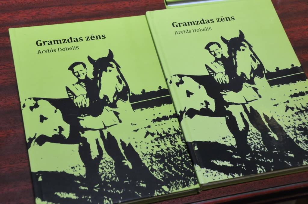 FOTO: Nodod vēstījumu jaunākajām paaudzēm