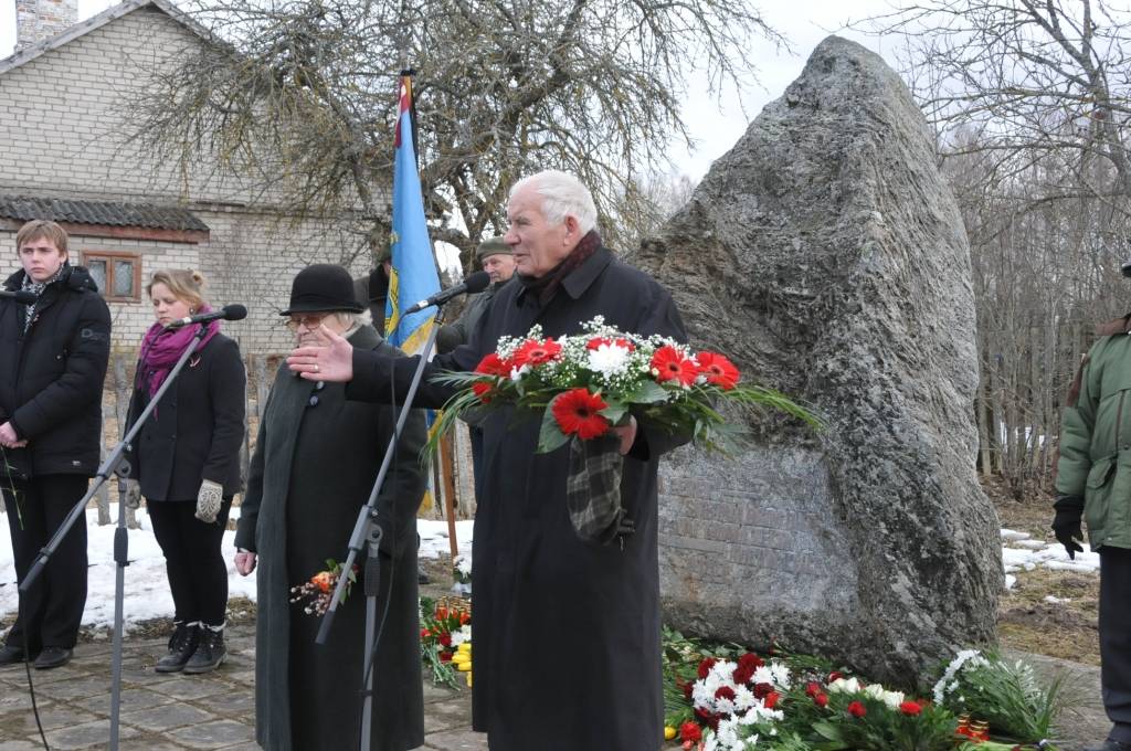 FOTO: Godina deportāciju upuru piemiņu