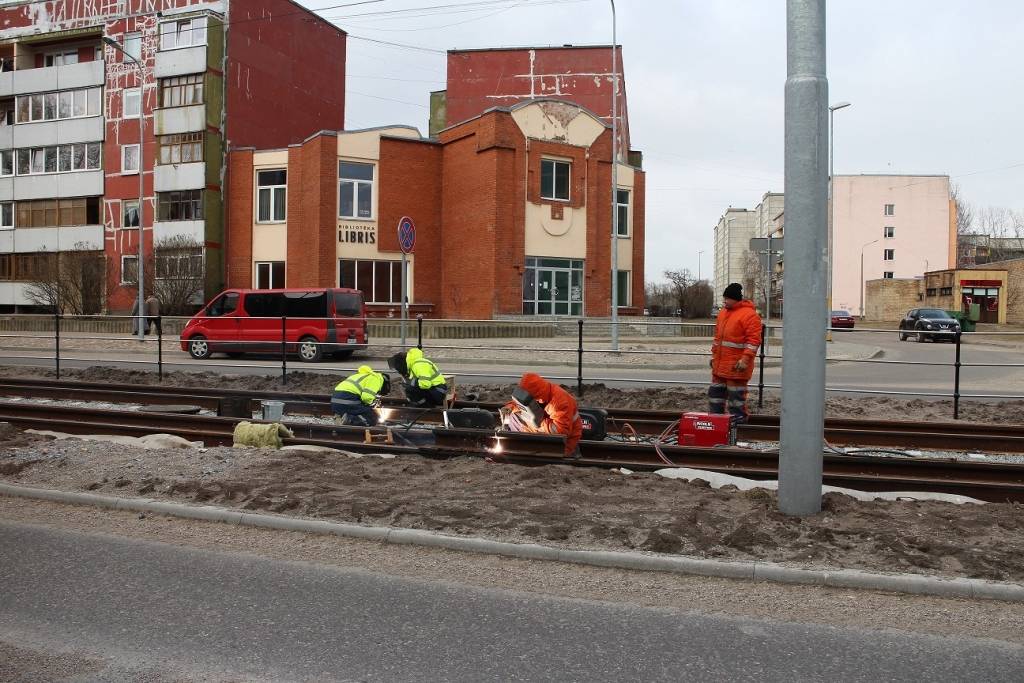 Ķempes ielā ierobežos transportlīdzekļu novietošanu