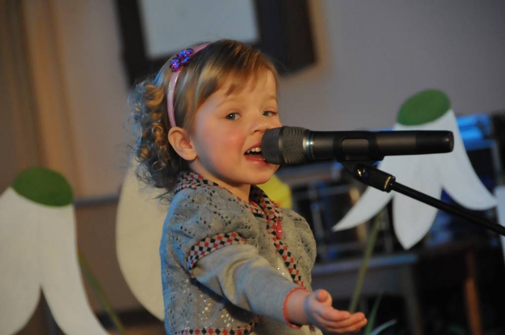 FOTO: Dziedāšanas prasmi rāda Grobiņas novada "cāļi"