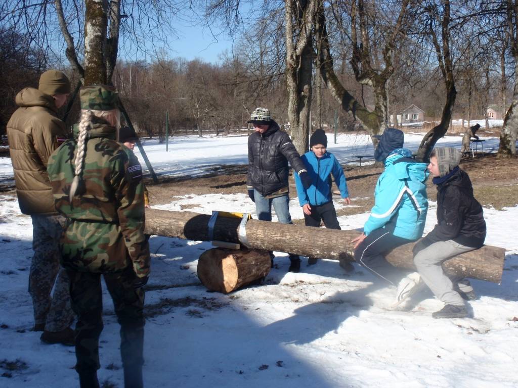 FOTO: Kalētu kausu izcīna Rudes pamatskola