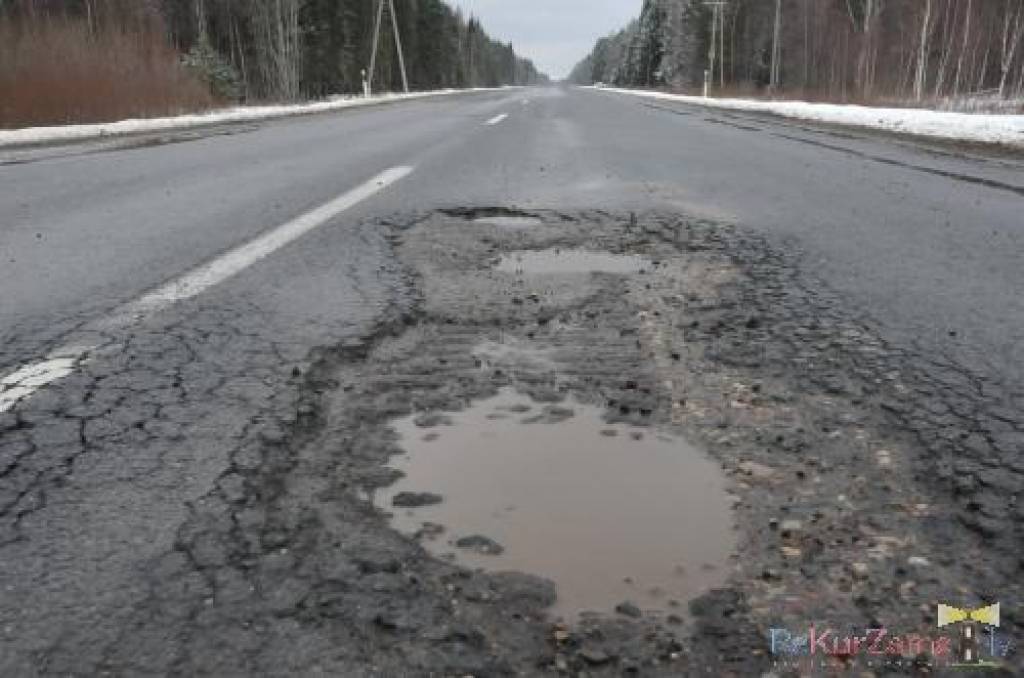 Valsts un pašvaldību ceļu uzturēšanai piešķir 10,2 miljonus latu