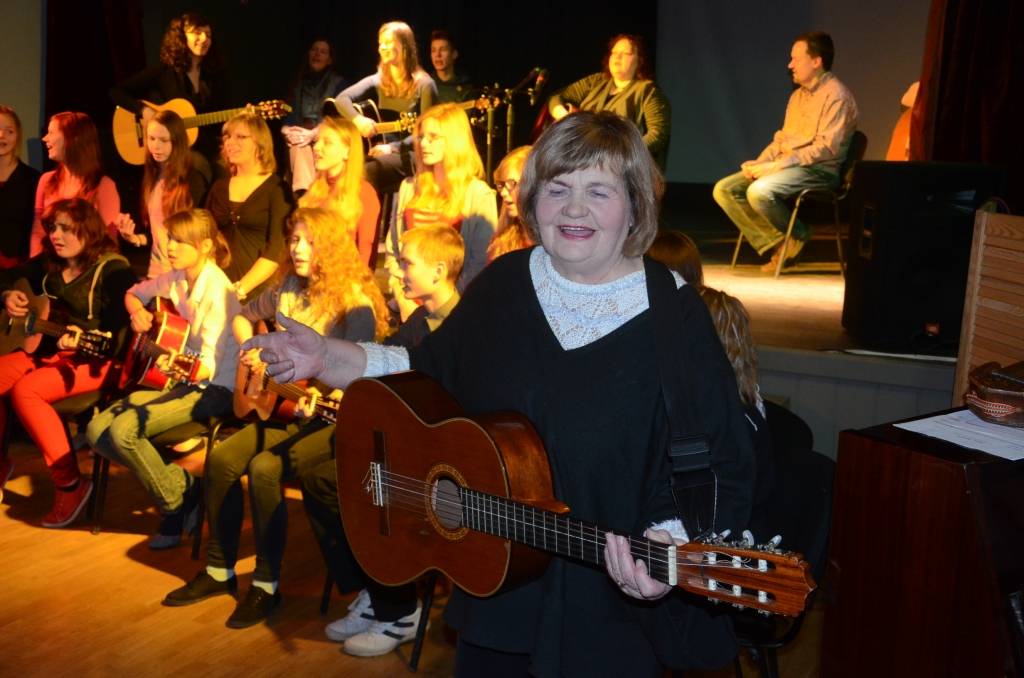 FOTO, VIDEO: Dziesminieku festivāla "Austrasdienas" pirmā diena