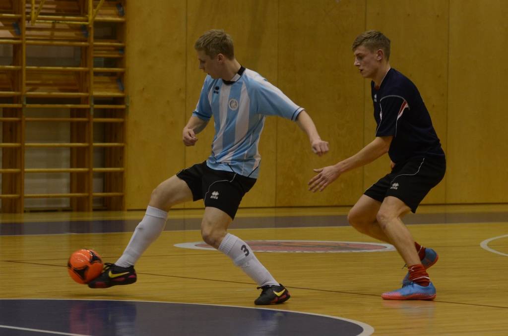 FOTO: "Grobiņa 1" Lejaskurzemes novadu čempionātā telpu futbolā uzvar "Grobiņu 2"