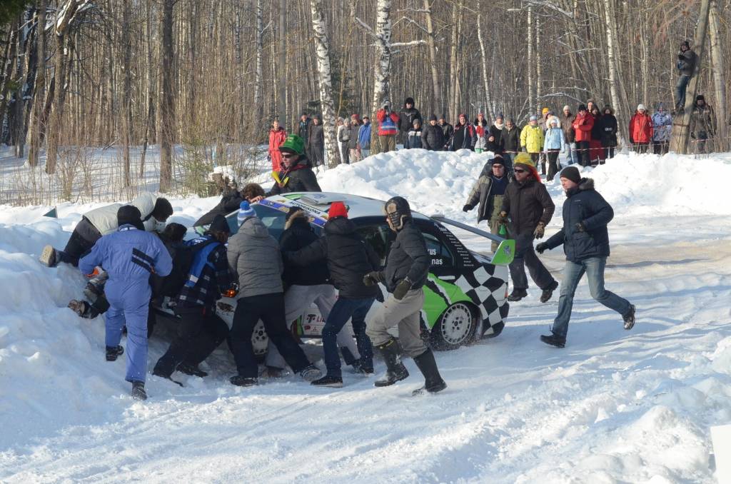 FOTO: Rallijs "Sarma 2013" priecē ar aizraujošu cīņu un ziemīgiem apstākļiem