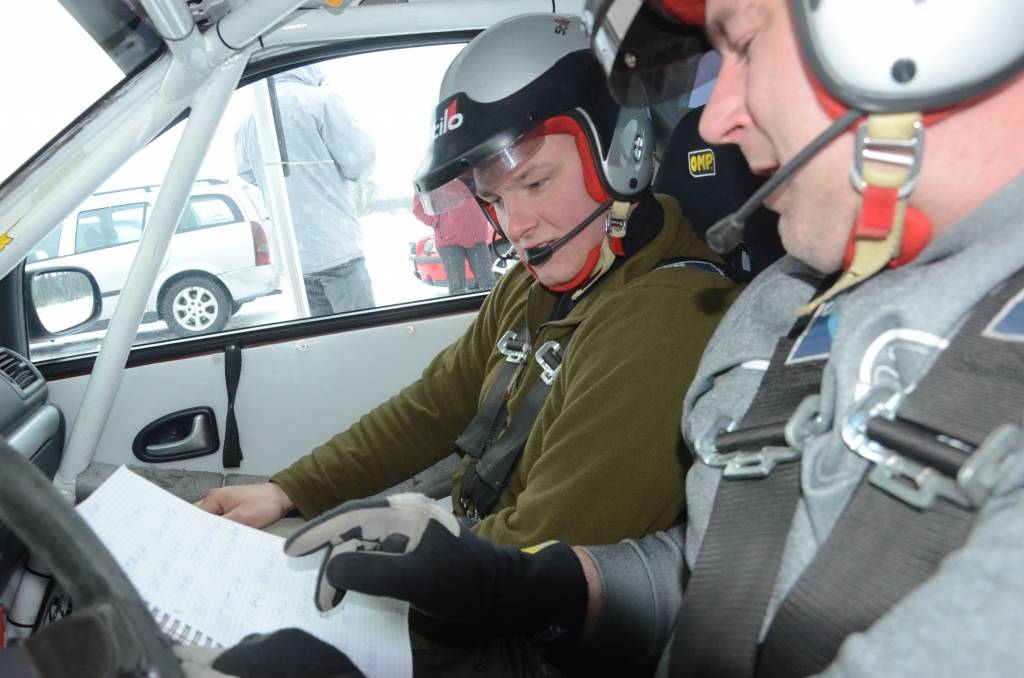 FOTO: "RAMO Motorsport" vizina savus atbalstītājus