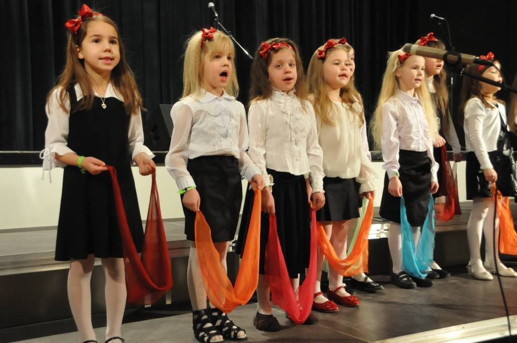 FOTO: Bērnu un jauniešu vokālo ansambļu un solistu konkurss "Pērļu lietus"