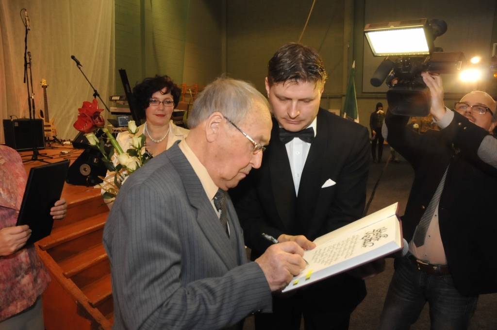 FOTO: Svin Priekules dzimšanas dienu