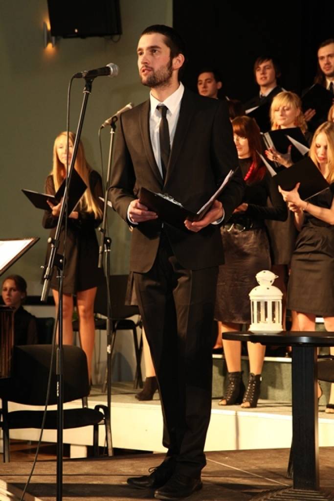 Skanēs "Mīlas dziesmas" un Šekspīra soneti