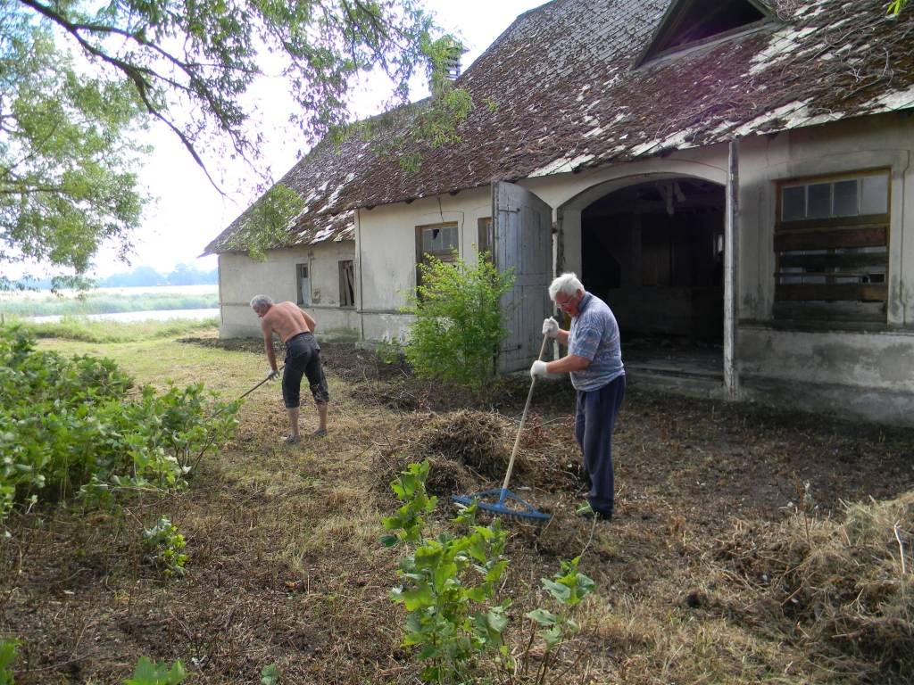 "Dzintarvējos" aizvadīta sakopšanas talka