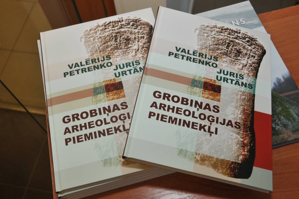 Prezentē grāmatu "Grobiņas arheoloģijas pieminekļi"