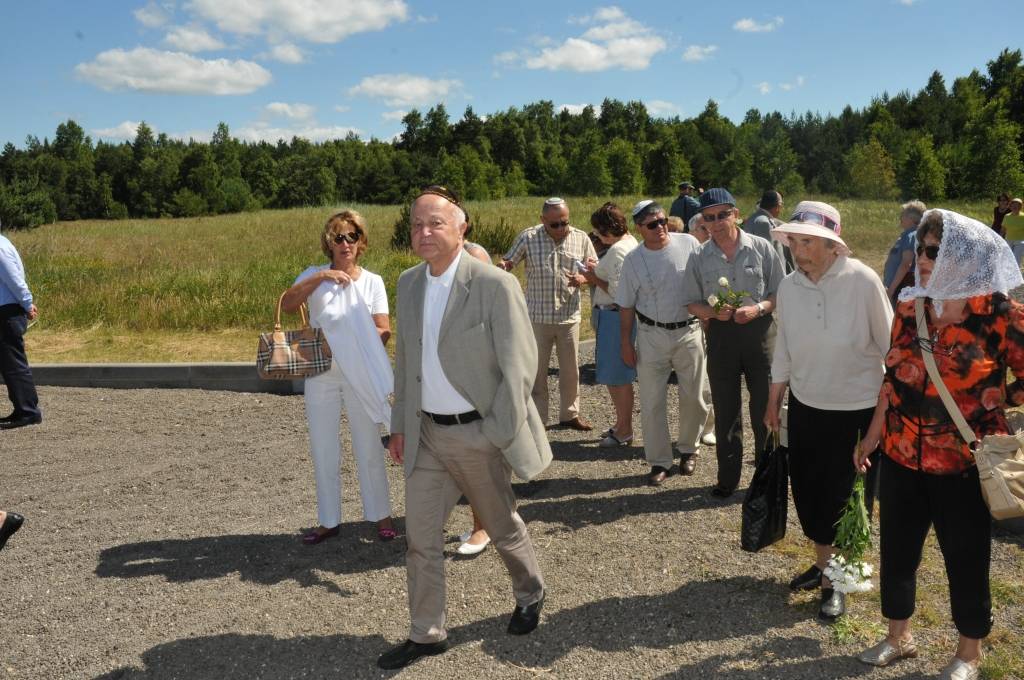 Piemin tuviniekus un stiprina sadarbību