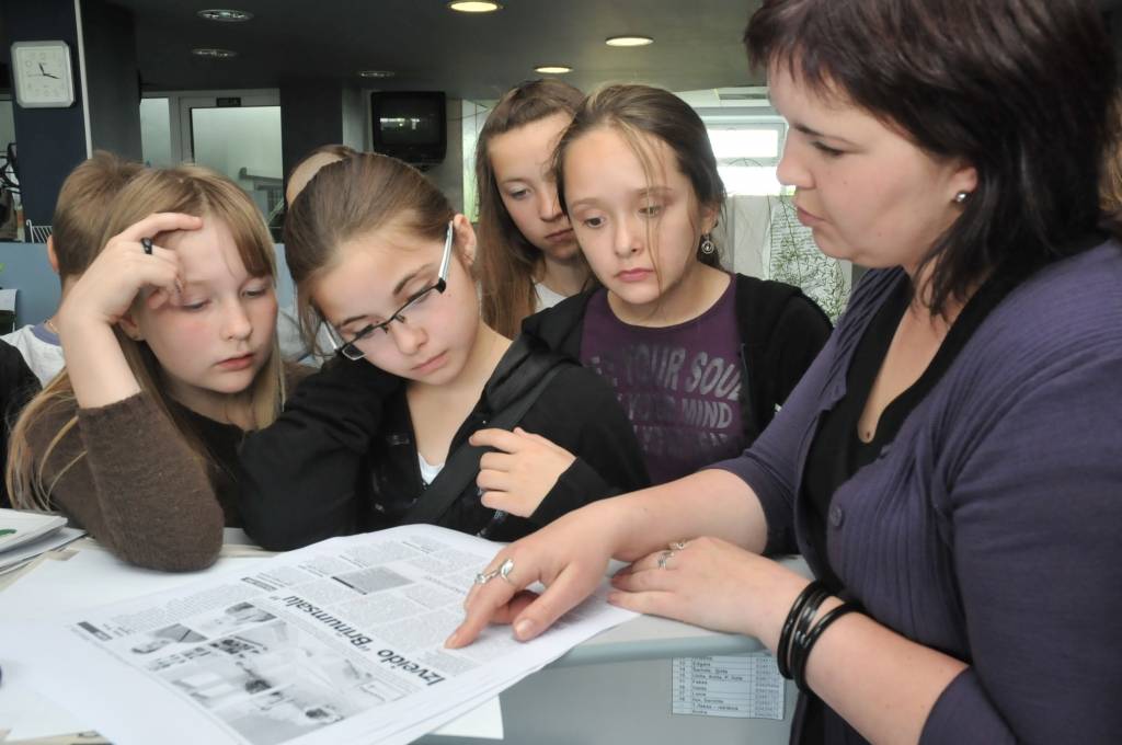 Redakcijā viesojas Liepājas Katoļu pamatskolas 4. klase