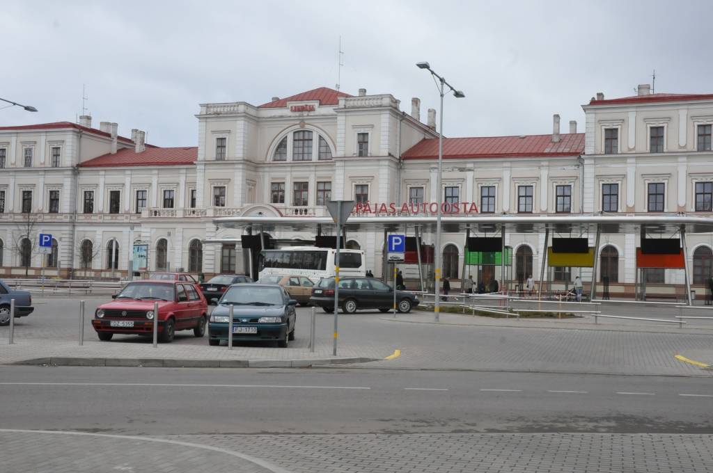 Rekonstruētais stacijas laukums Liepājā