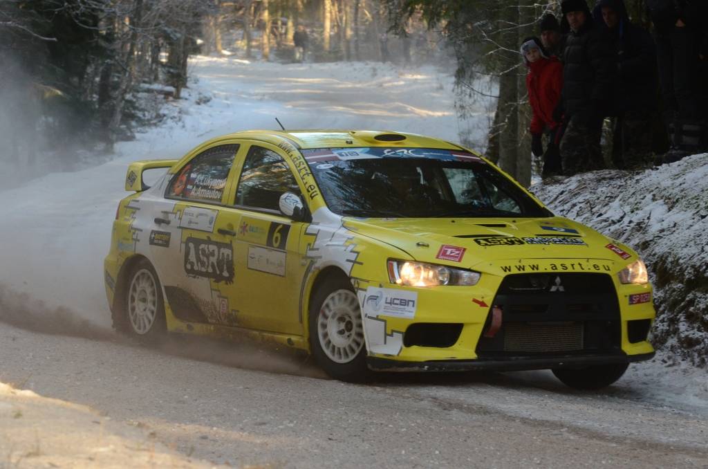 VIDEO: Aleksejs Lukjaņuks rallijā "Liepāja-Ventspils" saņem Kolina Makreja balvu