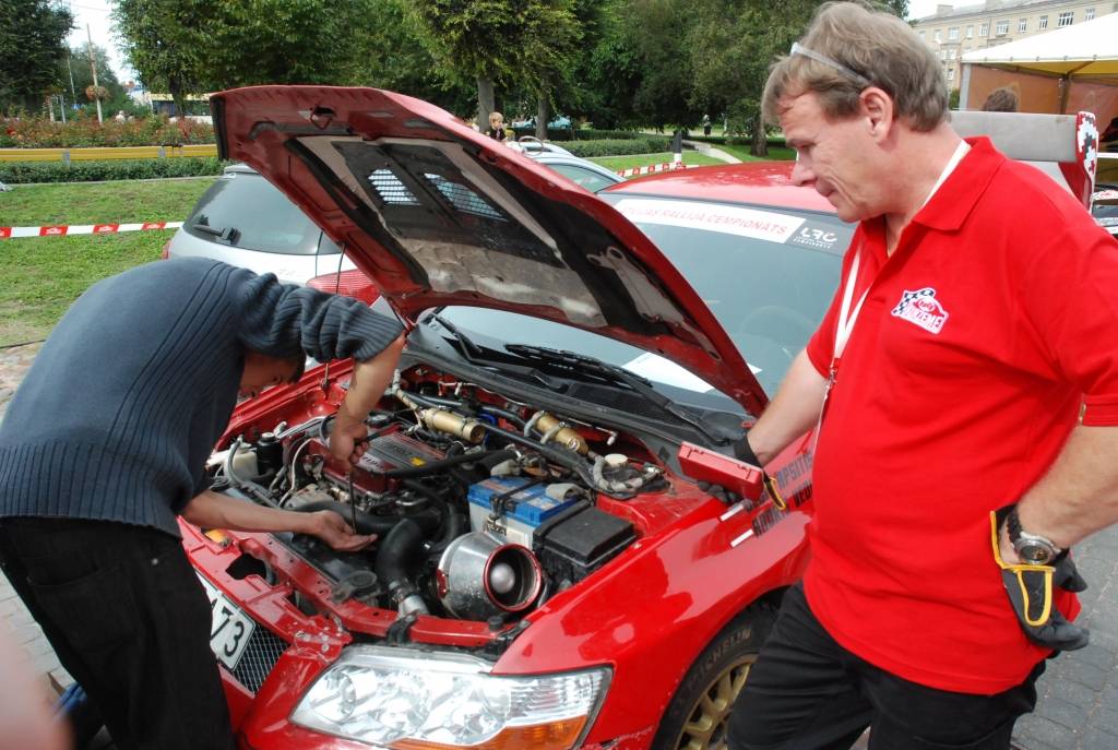 Rallistu auto tehniskā pārbaude