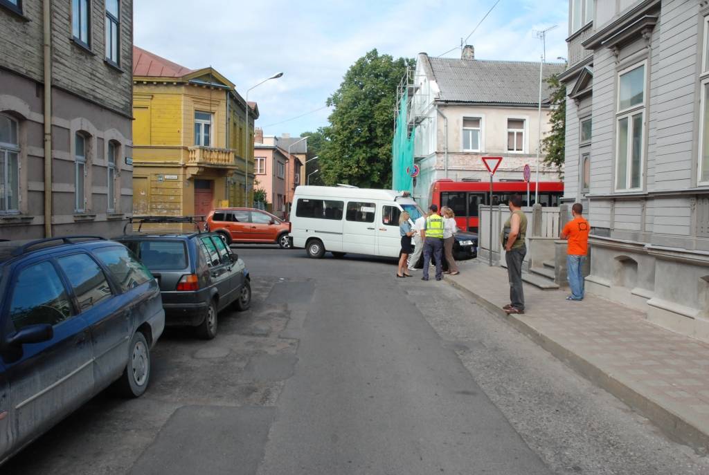 Avārija K. Ūliha un Rožu ielas krustojumā