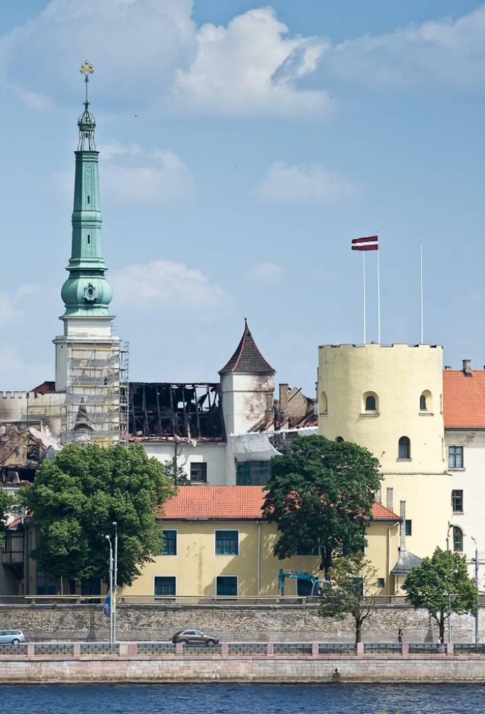 Ugunsgrēks Rīgas pilī likvidēts