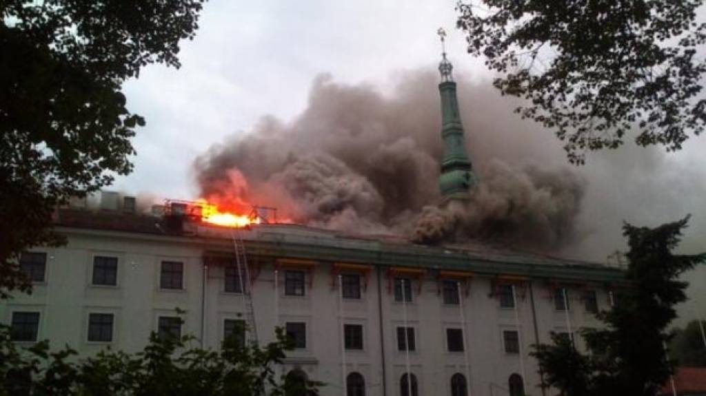 Valsts prezidents: Rīgas pils ugunsgrēks ir nacionāla nelaime