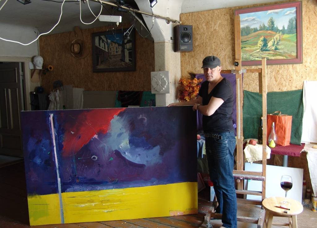 Atklās Mārtiņa Krūmiņa personālizstādi "Sēņu vīns"