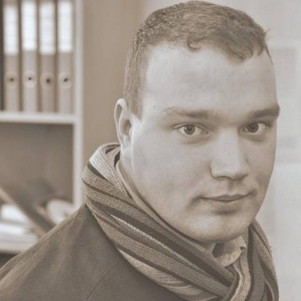 Grāmatas neatļautā publicēšanā vainotais skolotājs atvainojies grāmatas autoram