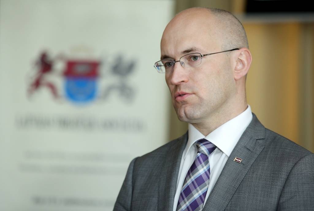 Pavļuts: Metalurga akcionāru īpašumu dāvinājumi pasvītro šaubas par valsts iesaistīšanos uzņēmuma glābšanā
