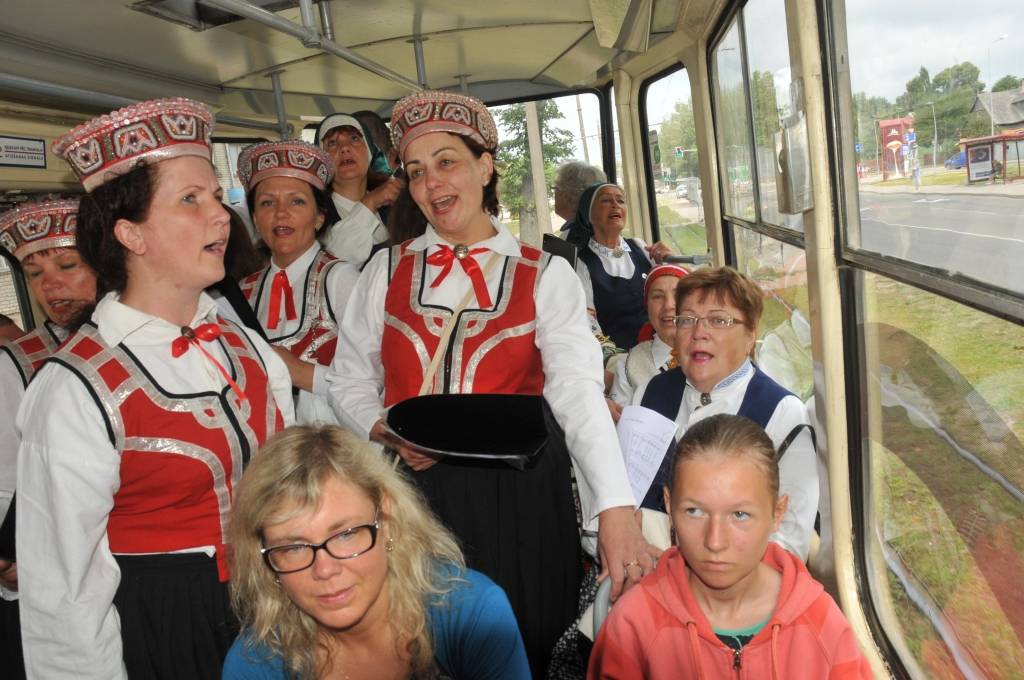 FOTO: Ieskandina Dziesmu svētkus