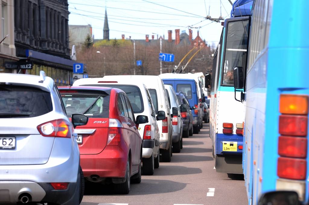 Dziesmu svētku laikā Rīgā auto uz nedēļu labāk nolikt garāžā