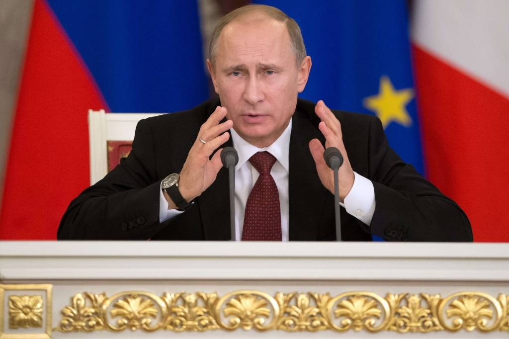 Putins paraksta daudz pelto antigeju likumu