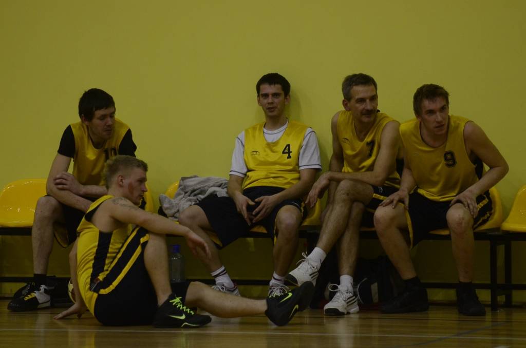 Aizputes novada čempionātā basketbolā vēl atliek izspēlēt vienu maču