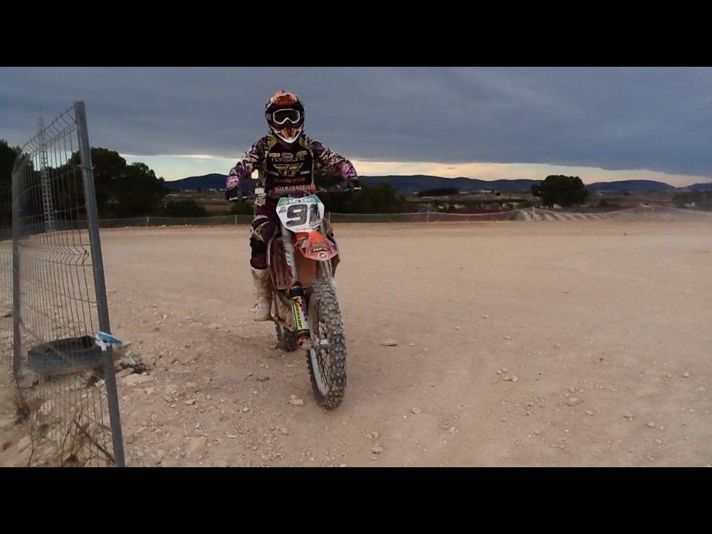 VIDEO: Karro aizvada pirmos treniņus un mūk no buļļa