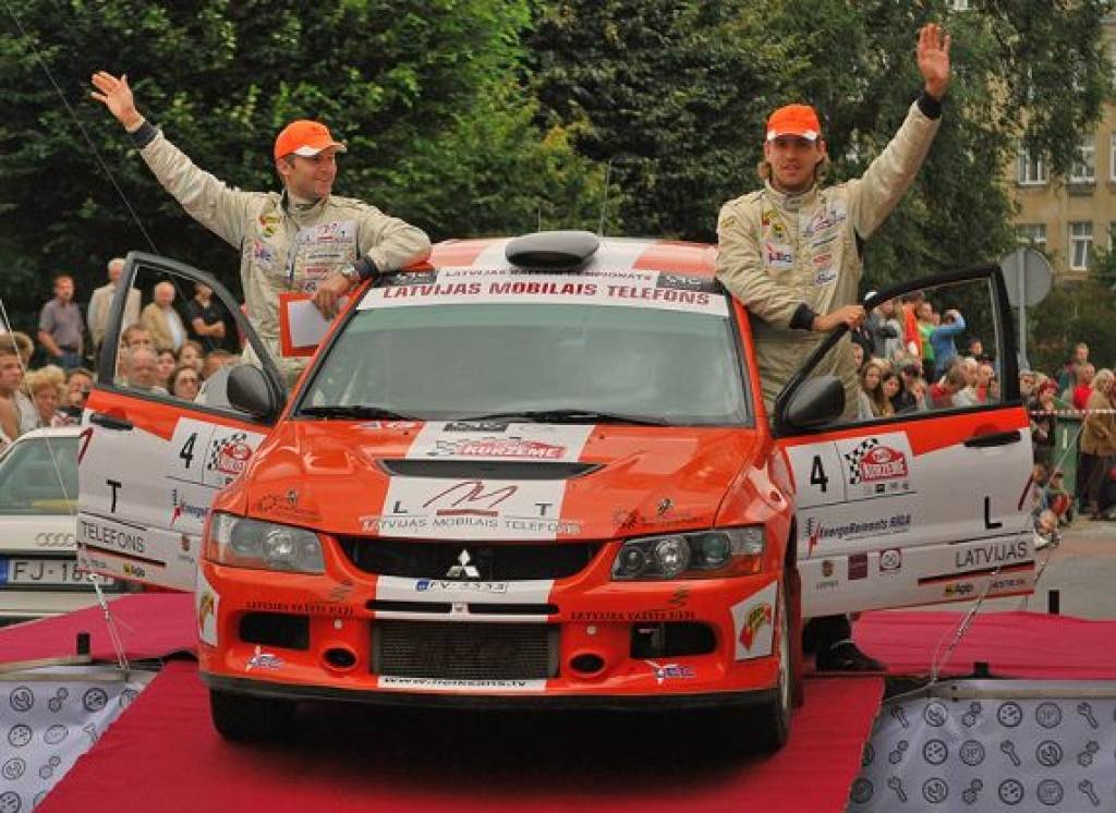 Rallija Kurzeme 2009 starts Rožu laukumā